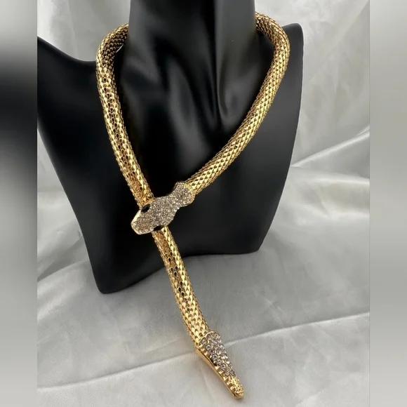 Adjustable Elegant Gold and Silver Women's Necklace - Picture 5 of 5